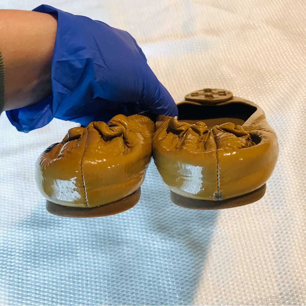 Tory Burch Women's Tan‎ Ballet Flats - Picture 4 of 7